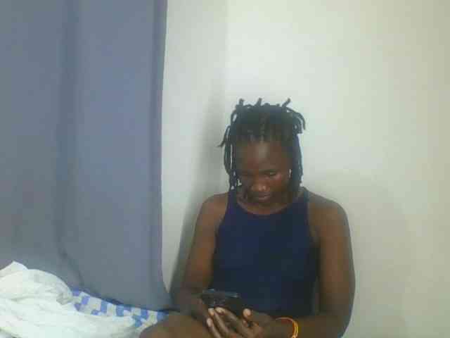Smilingbeibylove webcam