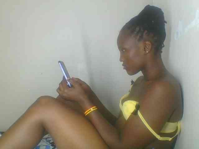 Smilingbeibylove webcam
