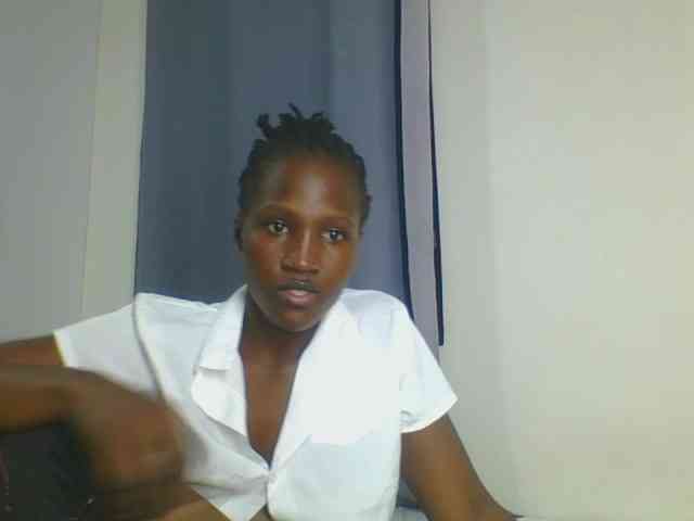 Smilingbeibylove webcam