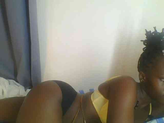 Smilingbeibylove webcam