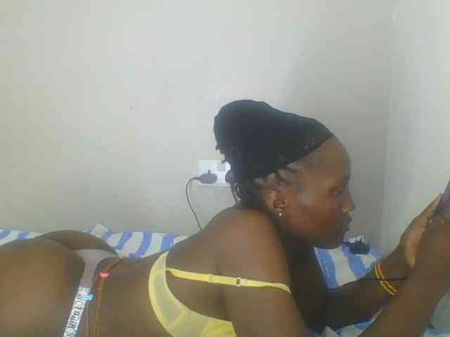 Smilingbeibylove webcam