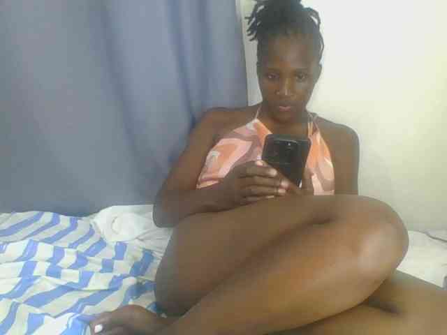 Smilingbeibylove webcam