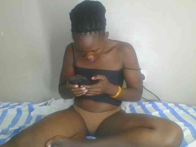 Smilingbeibylove webcam
