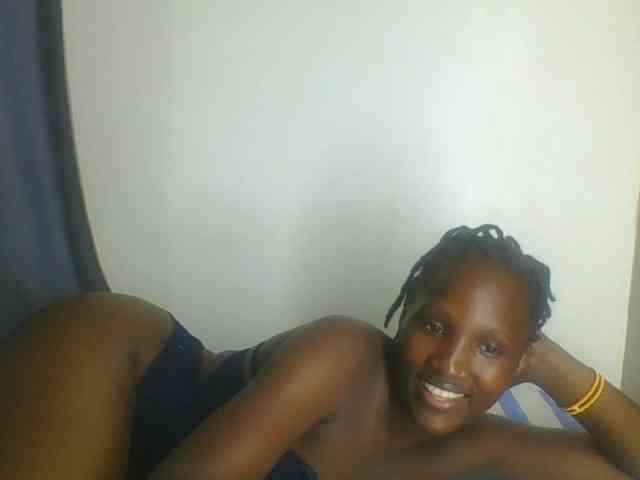 Smilingbeibylove webcam