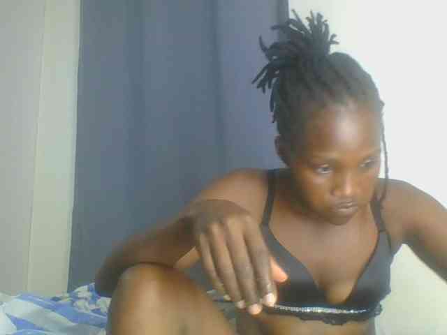 Smilingbeibylove webcam