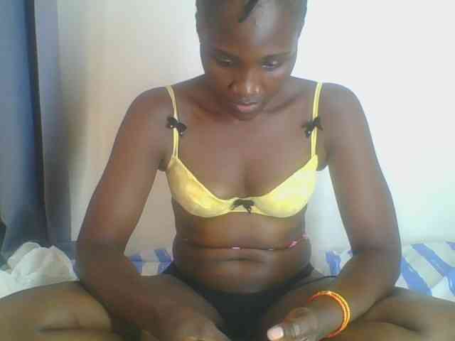 Smilingbeibylove webcam
