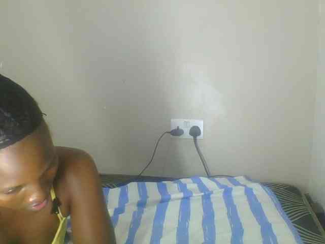 Smilingbeibylove webcam