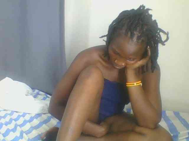 Smilingbeibylove webcam