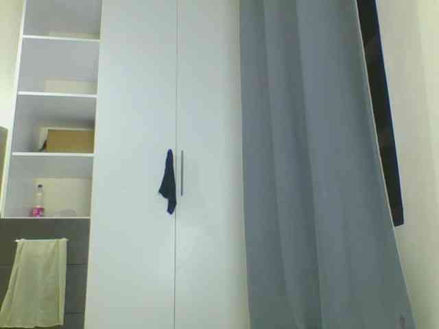 Smilingbeibylove webcam