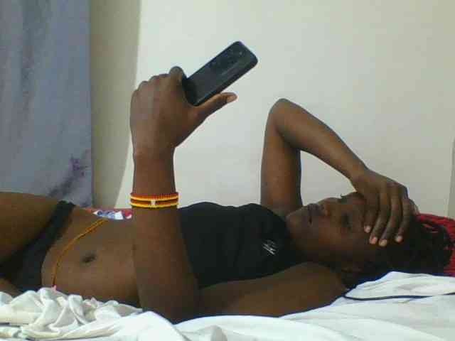 Smilingbeibylove webcam