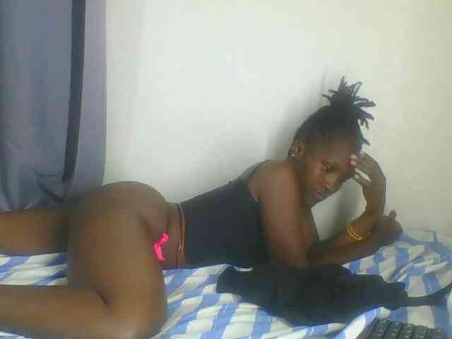 Smilingbeibylove webcam