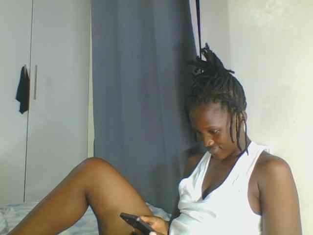 Smilingbeibylove webcam