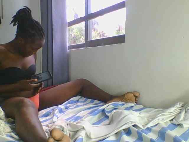 Smilingbeibylove webcam