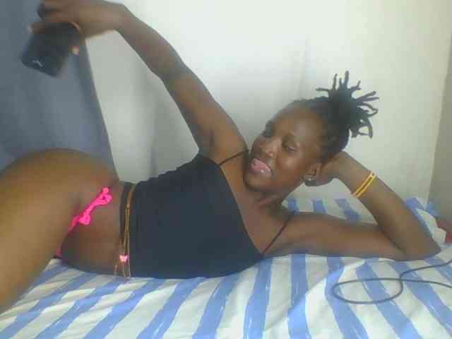 Smilingbeibylove webcam