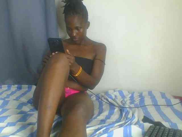 Smilingbeibylove webcam