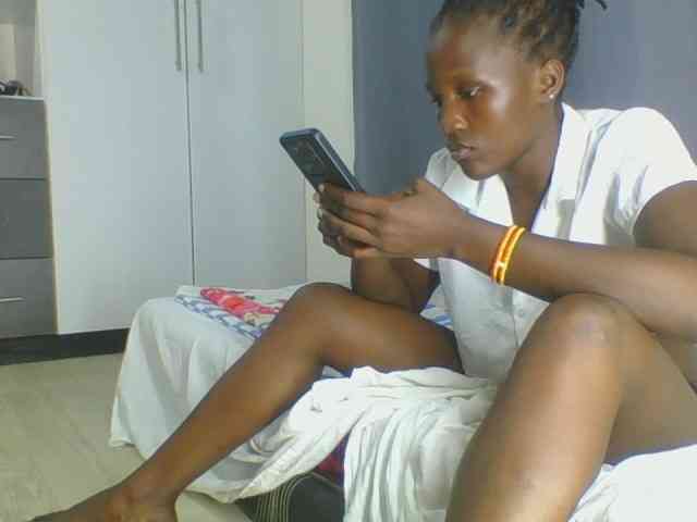 Smilingbeibylove webcam