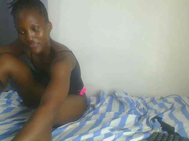 Smilingbeibylove webcam