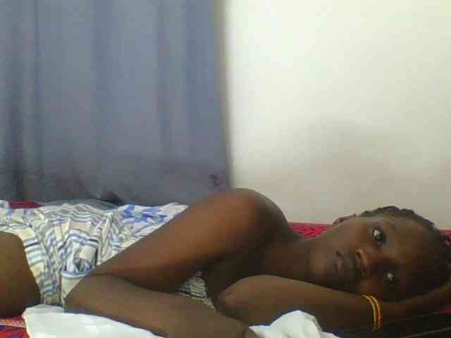 Smilingbeibylove webcam