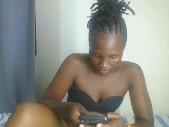 Smilingbeibylove webcam