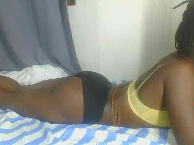 Smilingbeibylove webcam