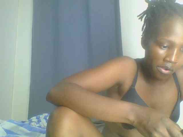 Smilingbeibylove webcam
