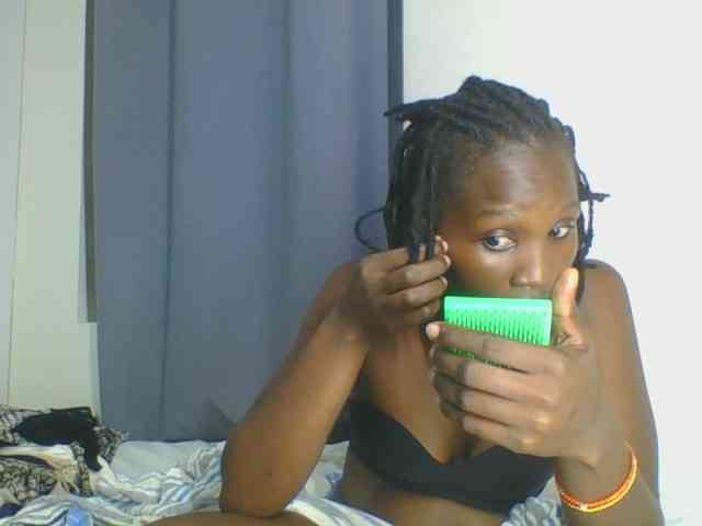 Smilingbeibylove webcam