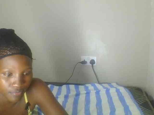 Smilingbeibylove webcam