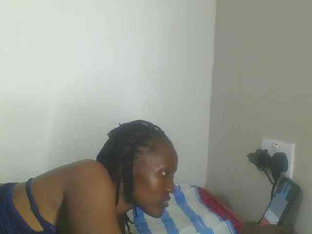 Smilingbeibylove webcam