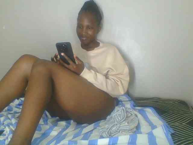 Smilingbeibylove webcam