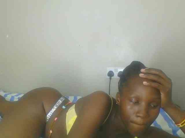 Smilingbeibylove webcam