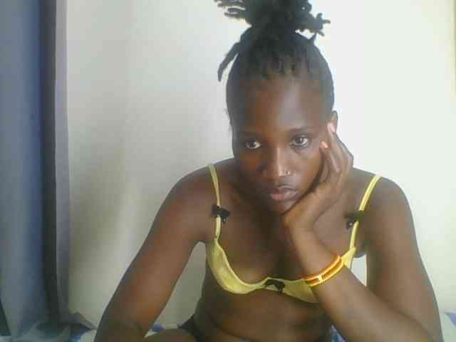 Smilingbeibylove webcam