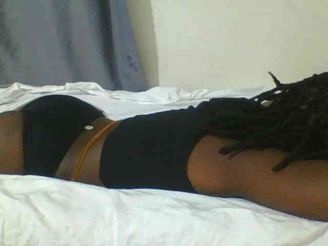 Smilingbeibylove webcam