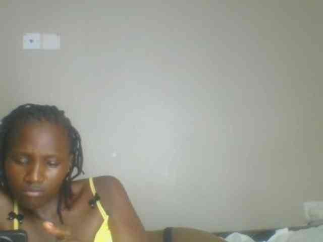 Smilingbeibylove webcam