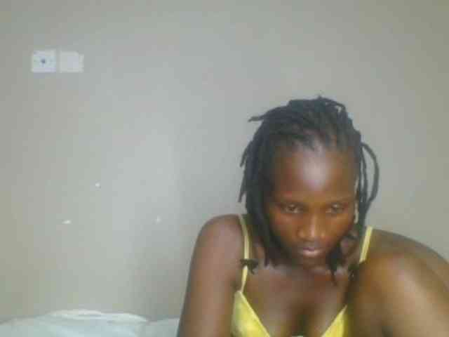 Smilingbeibylove webcam