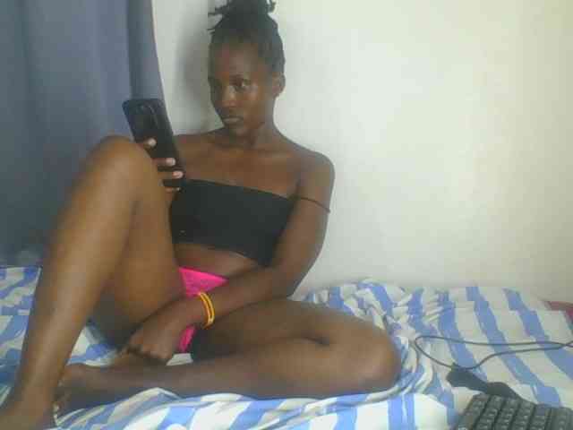 Smilingbeibylove webcam