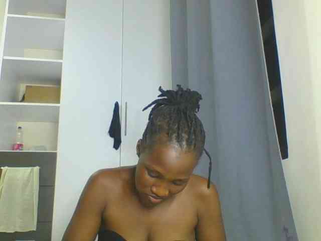 Smilingbeibylove webcam