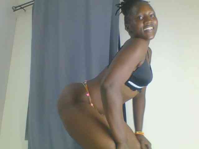 Smilingbeibylove webcam
