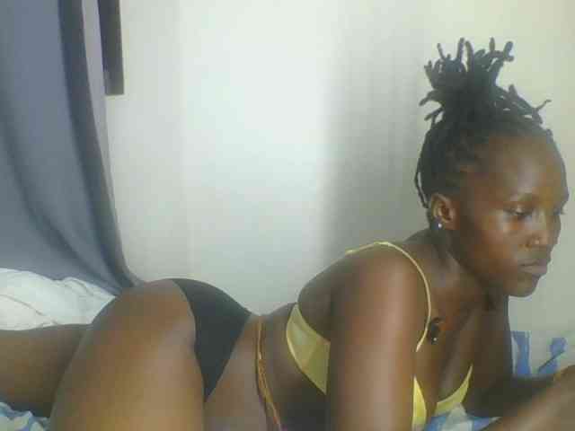 Smilingbeibylove webcam