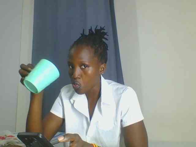 Smilingbeibylove webcam