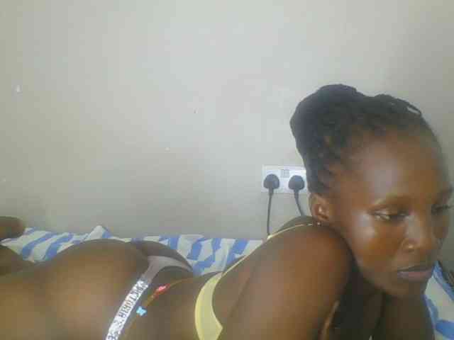 Smilingbeibylove webcam