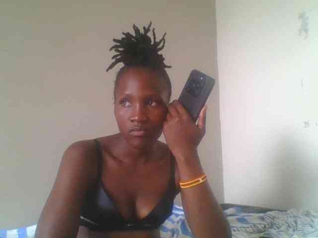Smilingbeibylove webcam