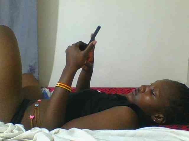 Smilingbeibylove webcam
