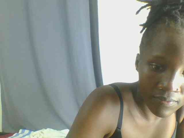 Smilingbeibylove webcam