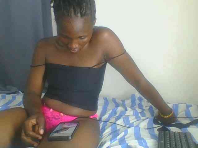 Smilingbeibylove webcam