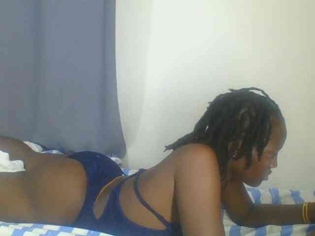 Smilingbeibylove webcam