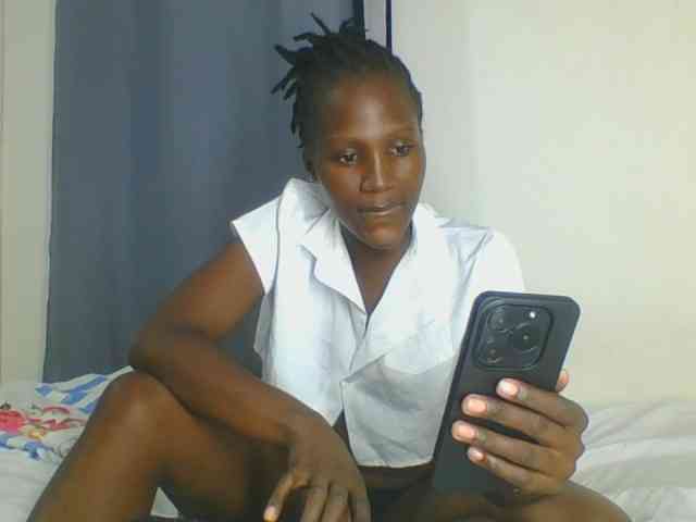 Smilingbeibylove webcam