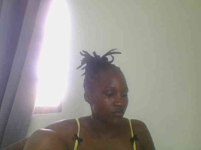 Smilingbeibylove webcam