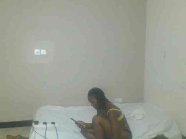 Smilingbeibylove webcam