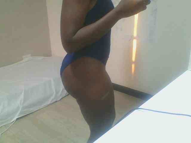 Smilingbeibylove webcam