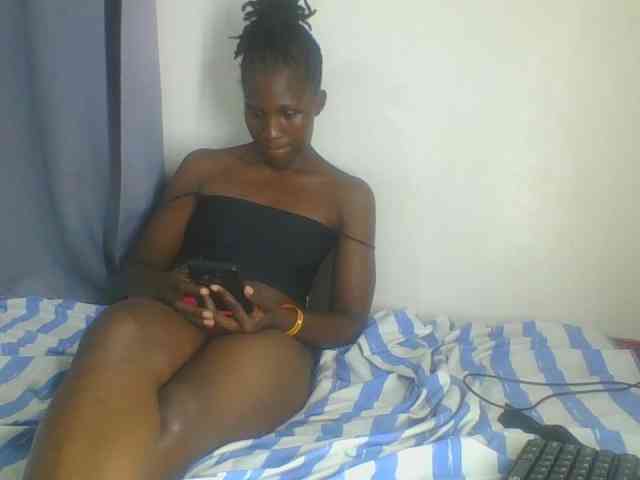 Smilingbeibylove webcam